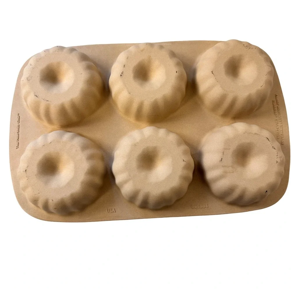 The Pampered Chef Mini Fluted Cake Pan Tan Stoneware Family Heritage USA Made